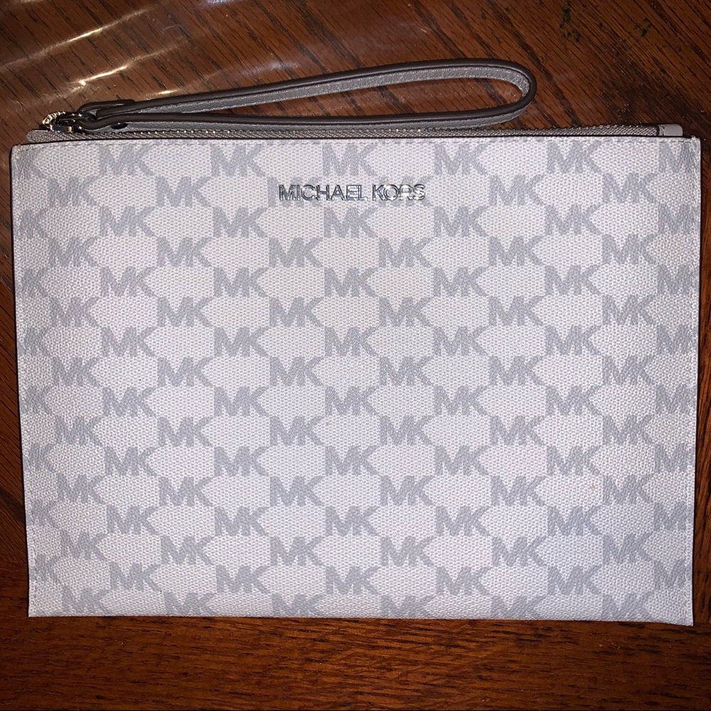 Mk Clutch Wrislet
